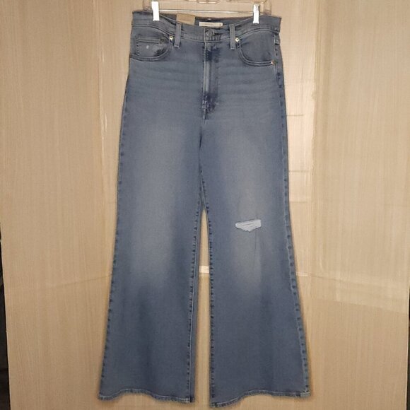 Levi's New Womens Ribcage Bell Distressed Light Wash Denim Jeans 31x32 - Picture 3 of 10